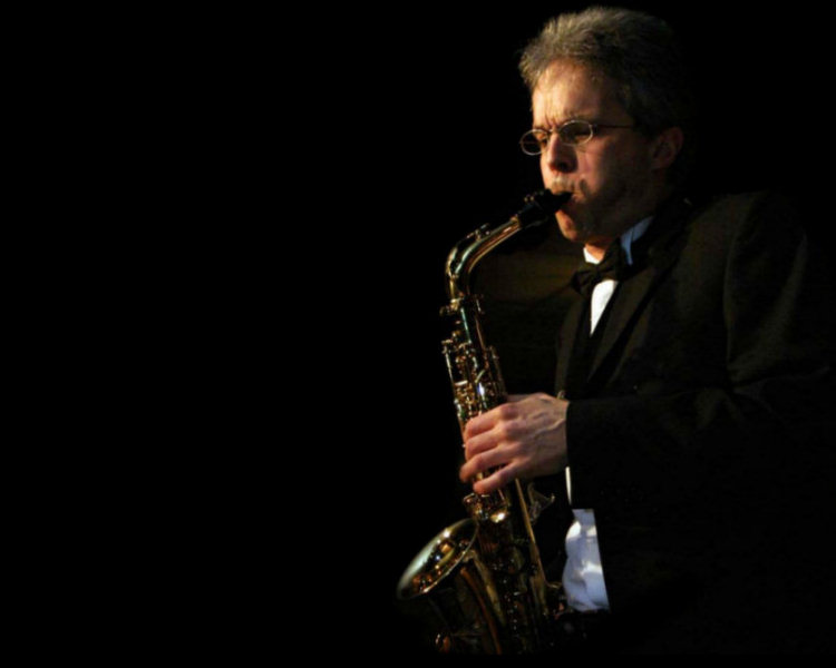 Roland Kirch mit Saxophon